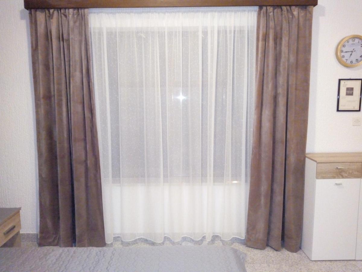 Apartmani Alma Pula Buitenkant foto