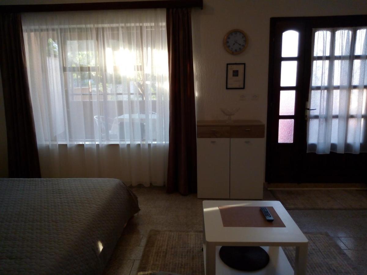 Apartmani Alma Pula Buitenkant foto
