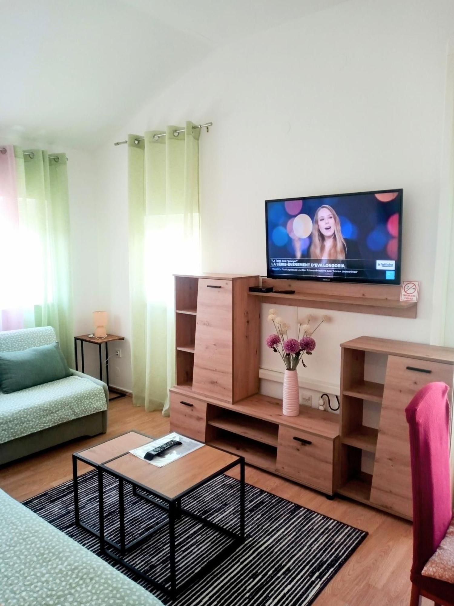 Apartmani Alma Pula Buitenkant foto