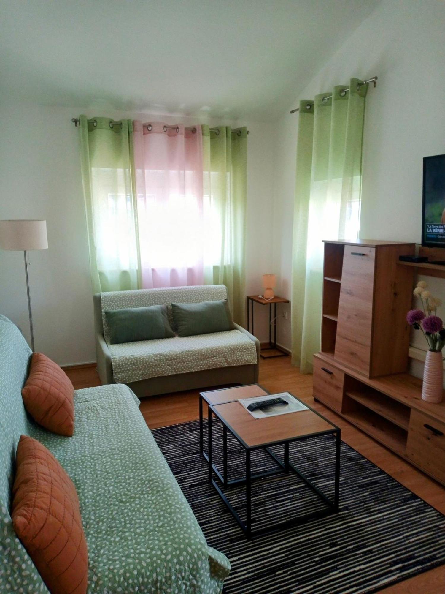 Apartmani Alma Pula Buitenkant foto