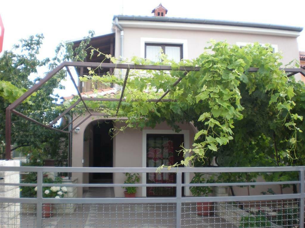 Apartmani Alma Pula Buitenkant foto